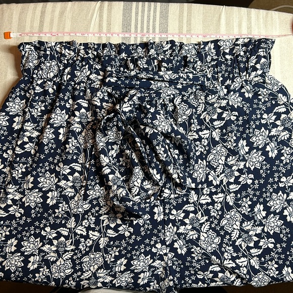 (NWT) Francesca’s Blue Rain Wide Leg Pants. Size Medium. - Picture 6 of 8